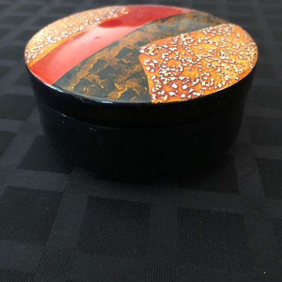 Artist Lacquer Trinket Box - Picture 2 of 4
